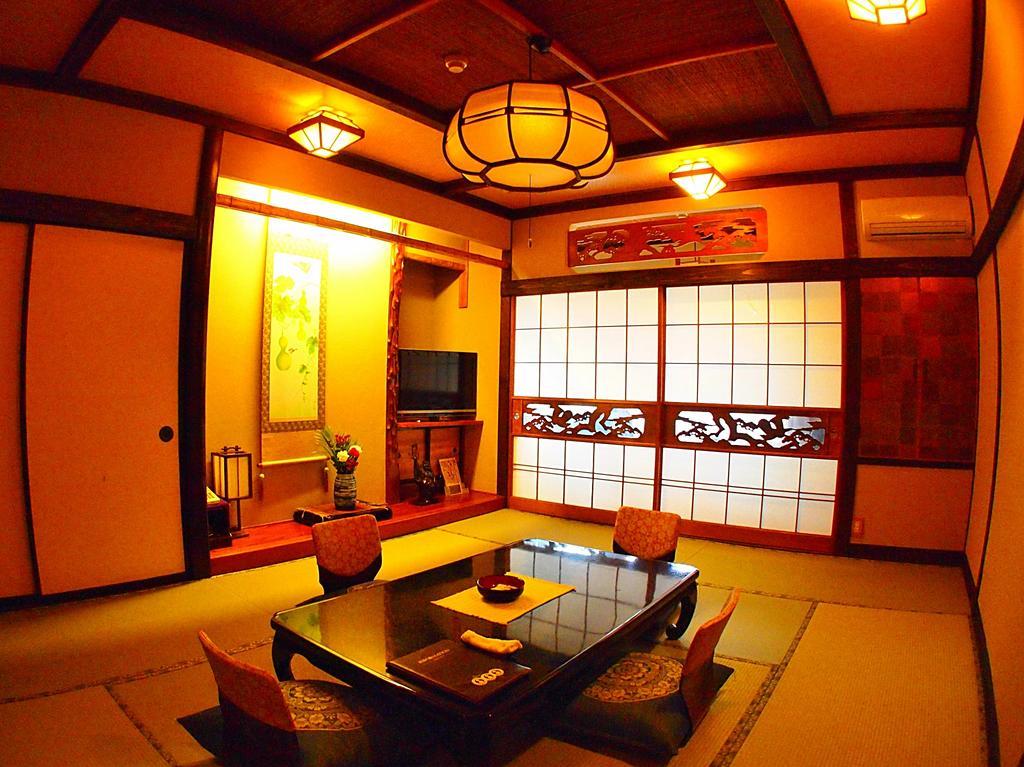 Chuo Hotel Chikuma Buitenkant foto